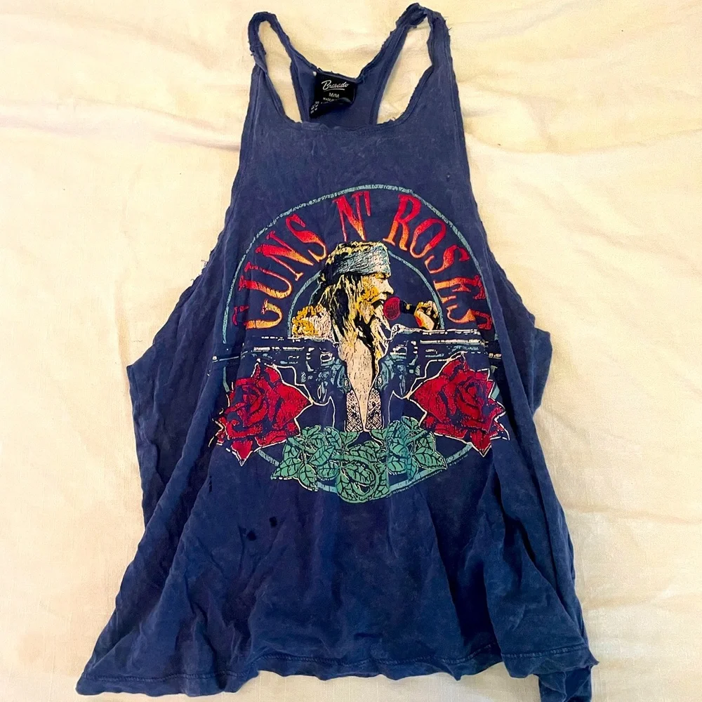 Distressed tank - Picture 1 of 1